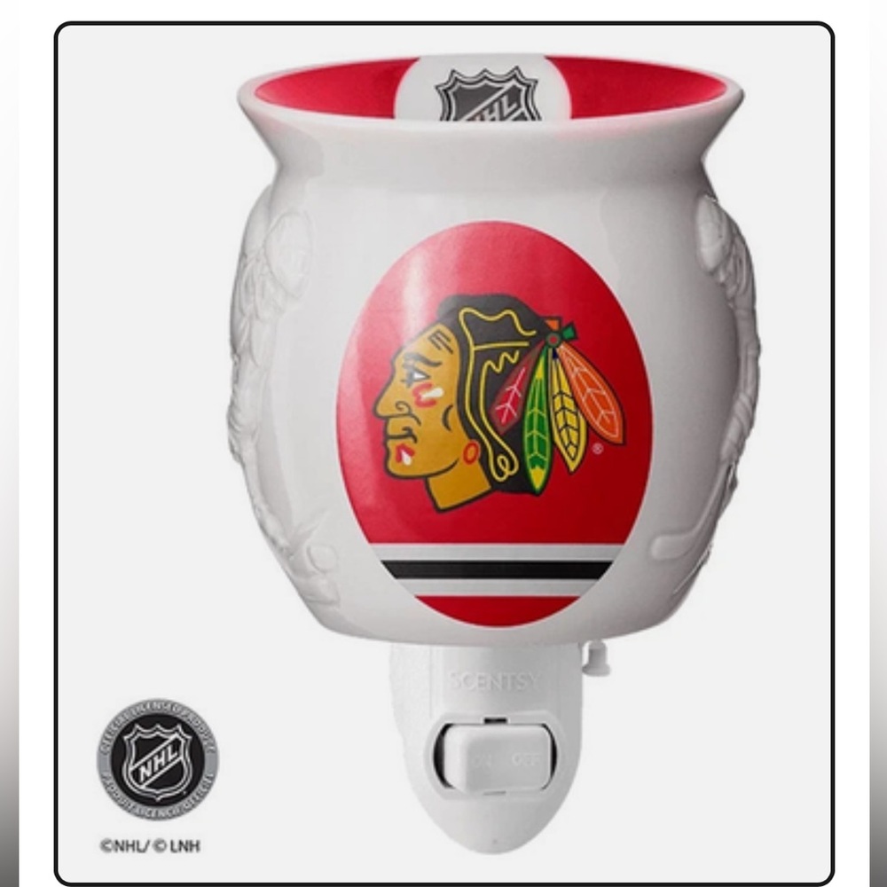 Scentsy NEW Chicago Blackhawks NHL mini warmer